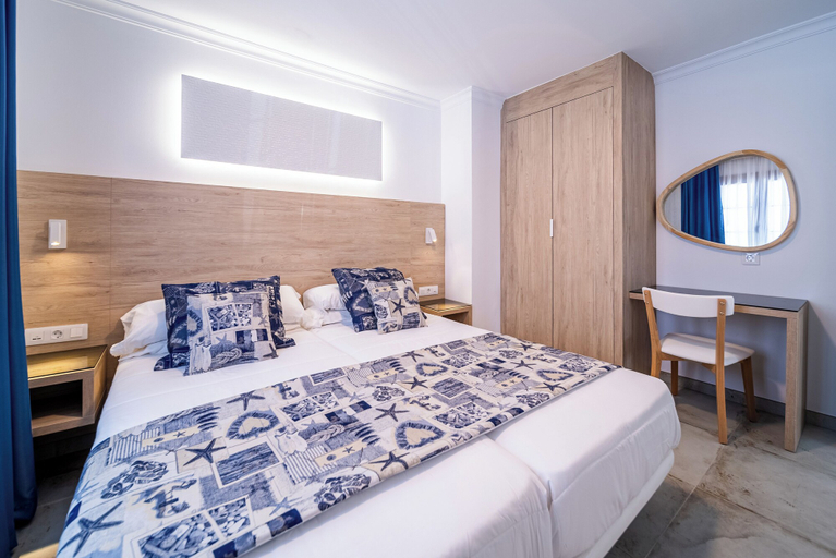 Bedroom 3, Montana Club Suite Hotel, Las Palmas
