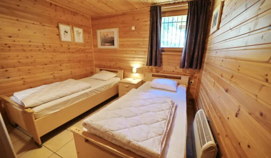 Bedroom 2, Cosy chalet with sauna in a quiet area, Luxembourg
