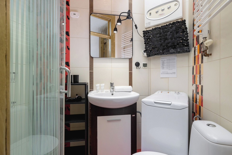 Bathroom 3, Apartment Near Old Town by Renters, Kraków City