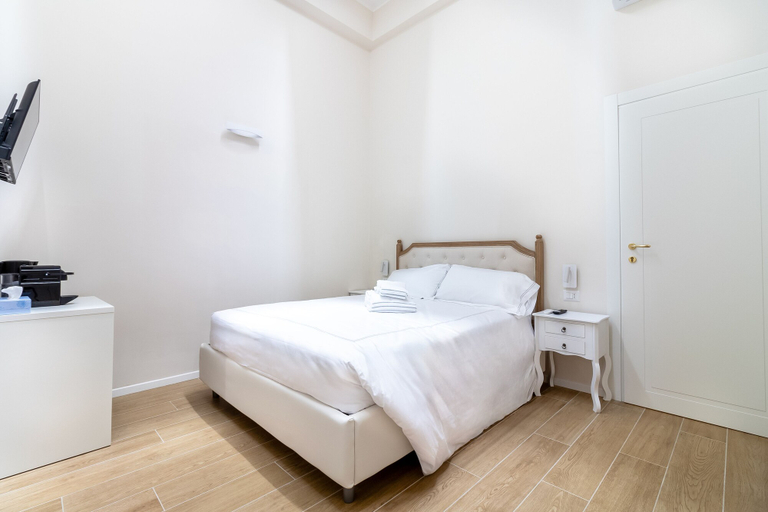 Bedroom 2, Charme & Chic Nazionale, Roma