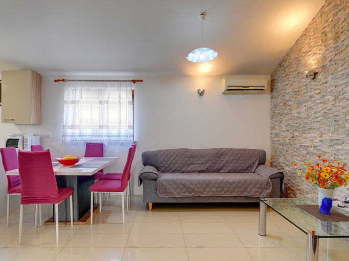 Others 5, Holiday Home in Medulin Near Beach, Medulin