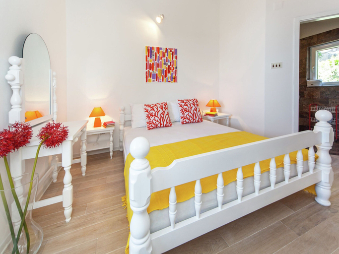 Bedroom 4, Charming Villa with Private Swimming Pool in Dalmatia, Baška Voda