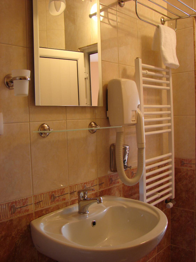 Bathroom 5, Спа Хотел Калифорния, Pavel Banya