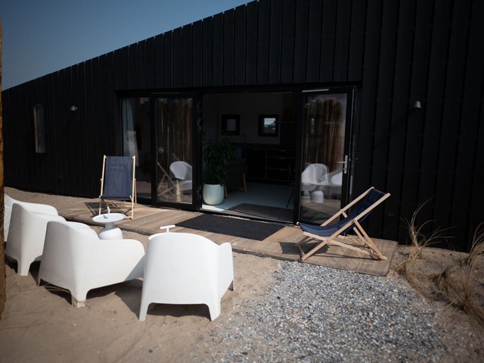 Dining 2, Modern Lodge With 2 Bathrooms, Near the Beach, Zandvoort
