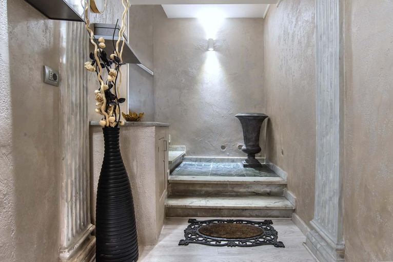 Public Area 2, Black And White Suite, Rome