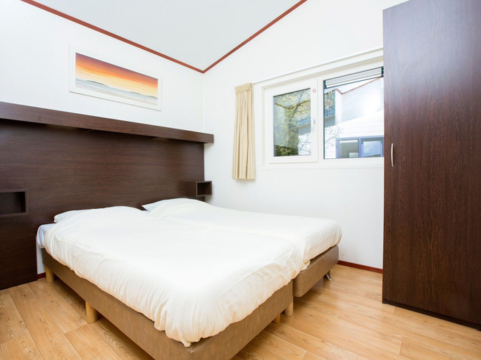Bedroom 2, Cozy Chalet in the Dune Region, Bergen