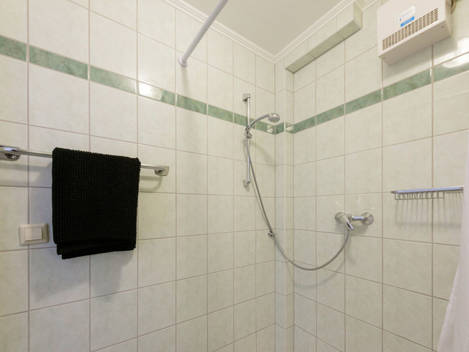Bathroom 3, Quaint Holiday in Gröbming near Skiing, Liezen