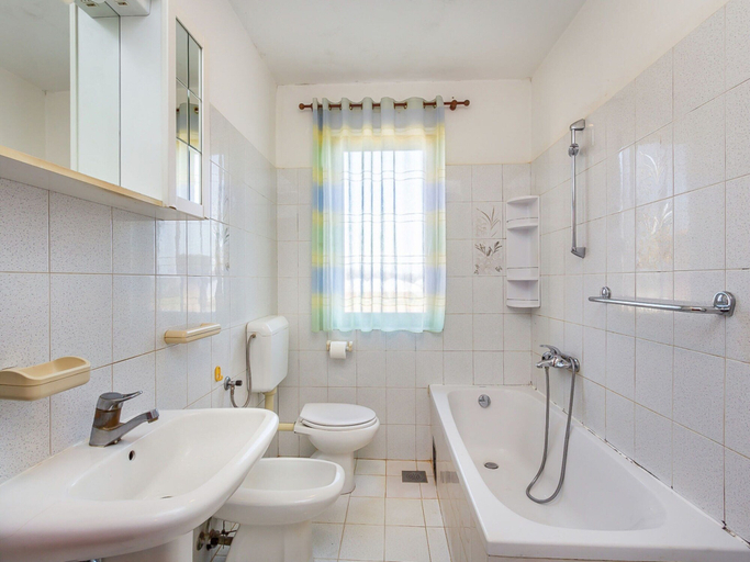 Bathroom 4, Detached 6 Bedroom House with Private Pool near Ližnjan, Ližnjan