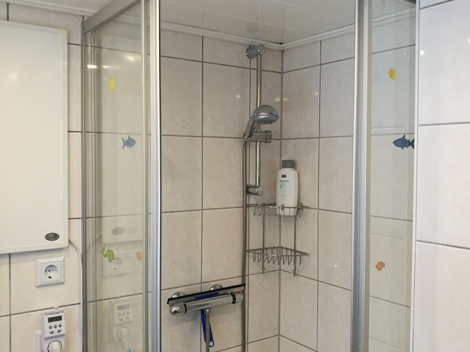 Bathroom 3, Heatable Pool Retreat, Saalfeld-Rudolstadt