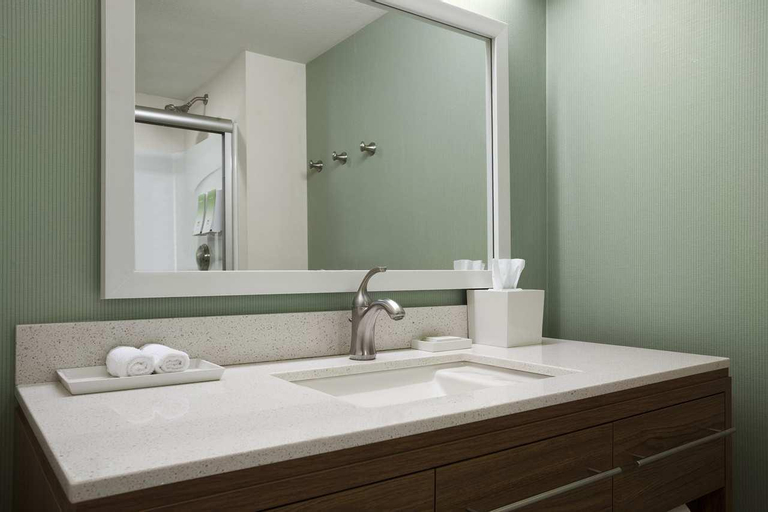 Bathroom 13