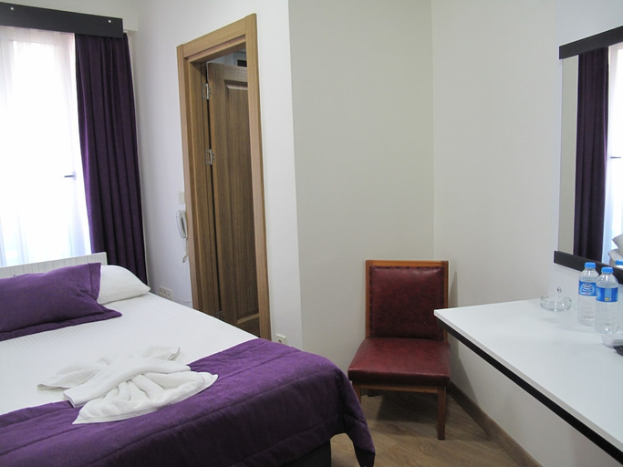 Bedroom 3, Kadikoy Arya Hotel, Kadıköy