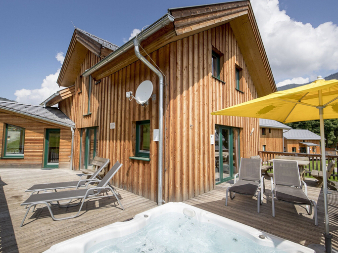 Others 4, Appealing chalet near ski slope, Murau