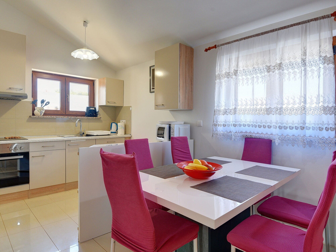 Others 4, Holiday Home in Medulin Near Beach, Medulin