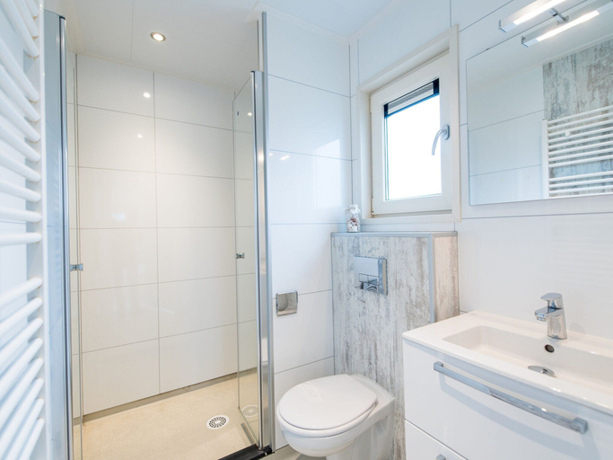 Bathroom, Modern Chalet With Dishwasher, Near the Beach, Ameland