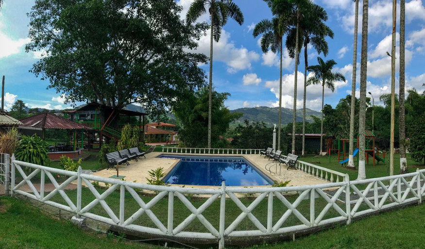 Others 2, Family Cabin With River View, Pereira