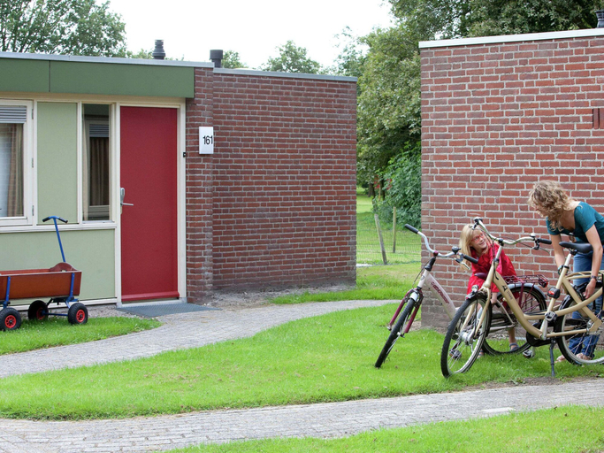Others 5, Bungalow at Klein Vink With Garden Terrace, Arcen en Velden