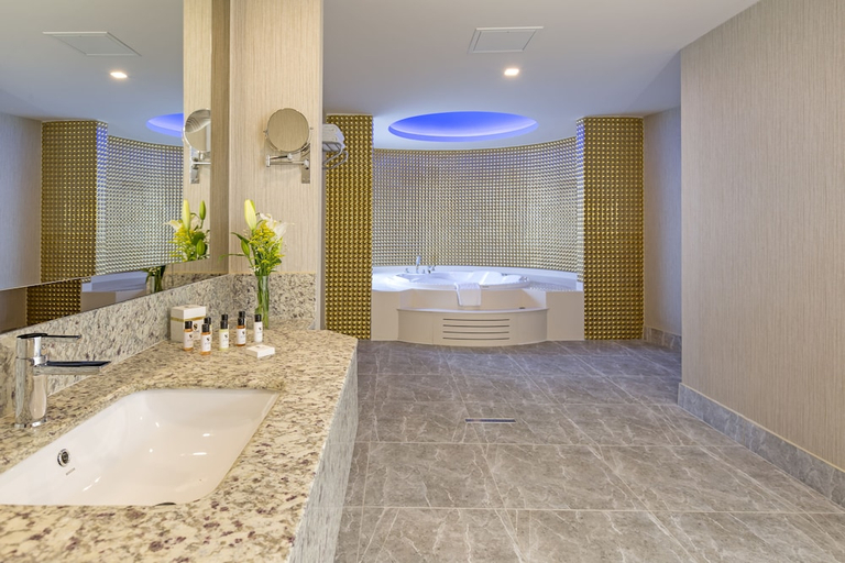 Bathroom 4, Royal Seginus Hotel, Antalya