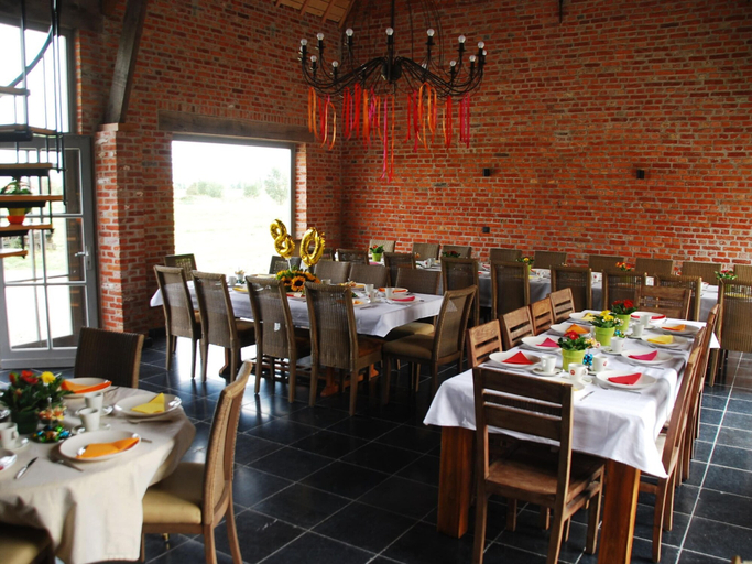 Food & Drinks 5, Diksmuide Mansion With Games, West-Vlaanderen