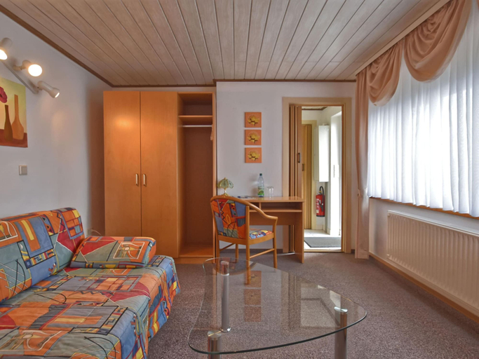 Others 4, Charming Bungalow in Tabarz Thüringer Wald With Garden, Gotha