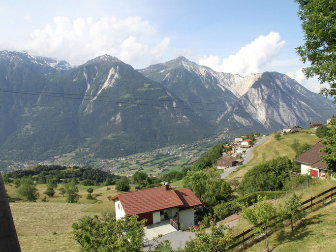 Others 5, Boutique Apartment in Valais with Balcony, Leuk