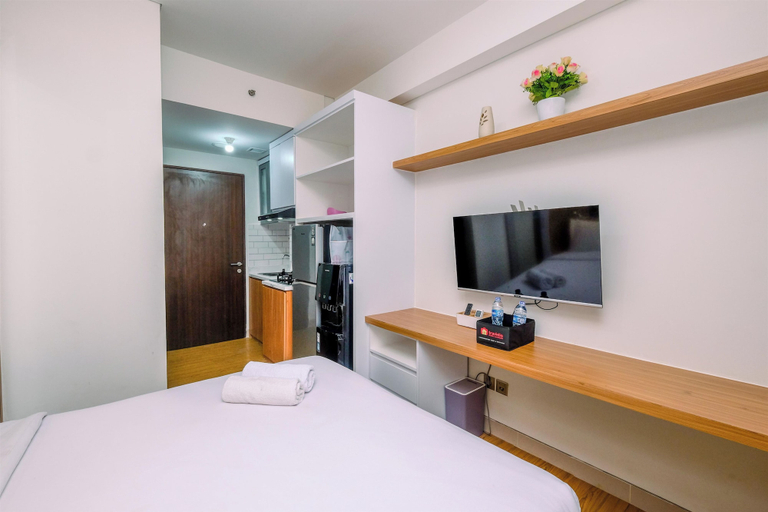Bedroom 4, Comfort And Well Furnished Studio At Transpark Cibubur Apartment, Depok