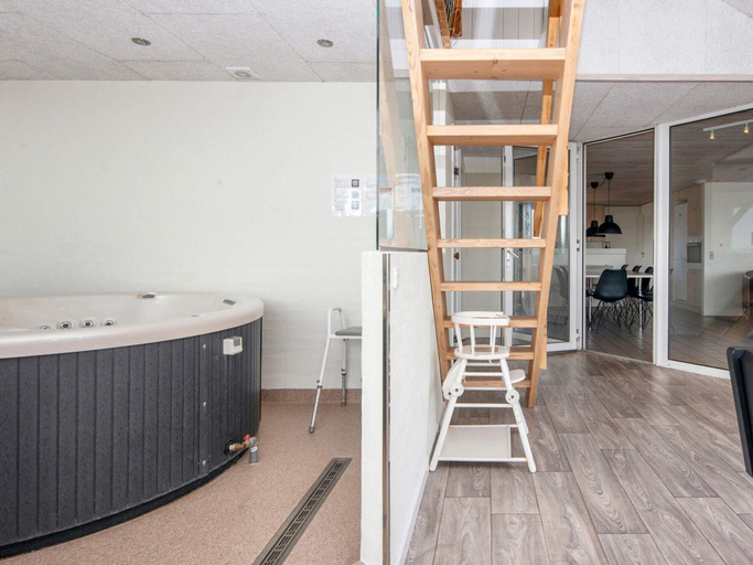 Bathroom 5, 4 Star Holiday Home in Harboore, Lemvig