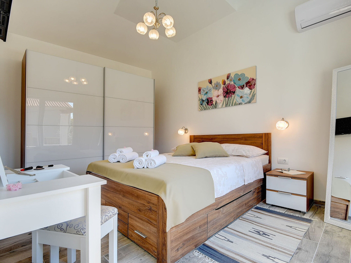 Bedroom 3, Holiday Home in Galizana With Pool & Beach, Vodnjan
