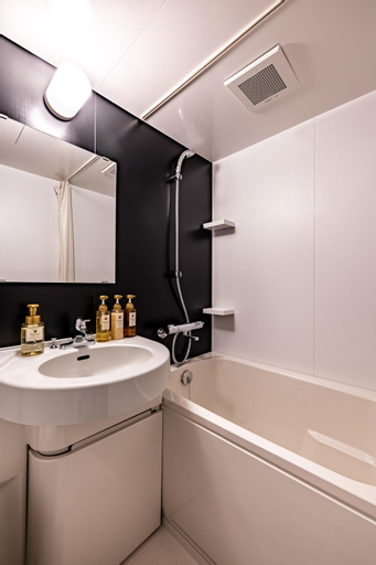 Bathroom 23