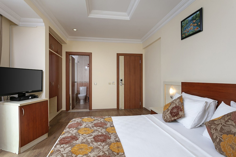 Bedroom 3, Lara Palace Hotel, Antalya