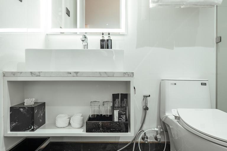 Bathroom 7