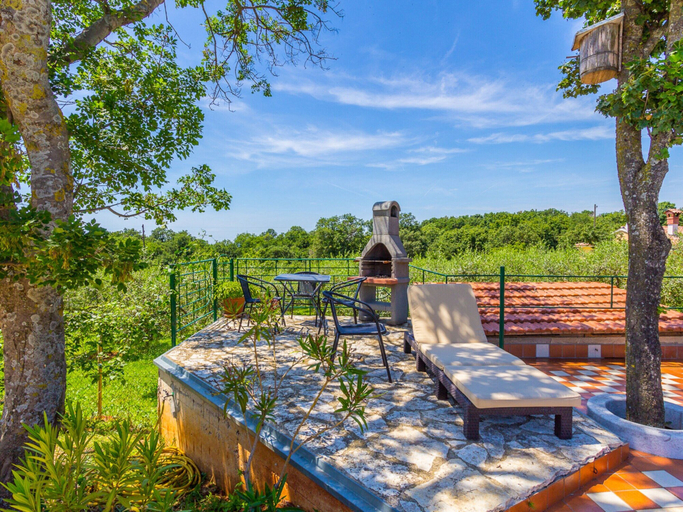 Others 5, Nice Apartment in Pula With Swimming Pool, Ližnjan
