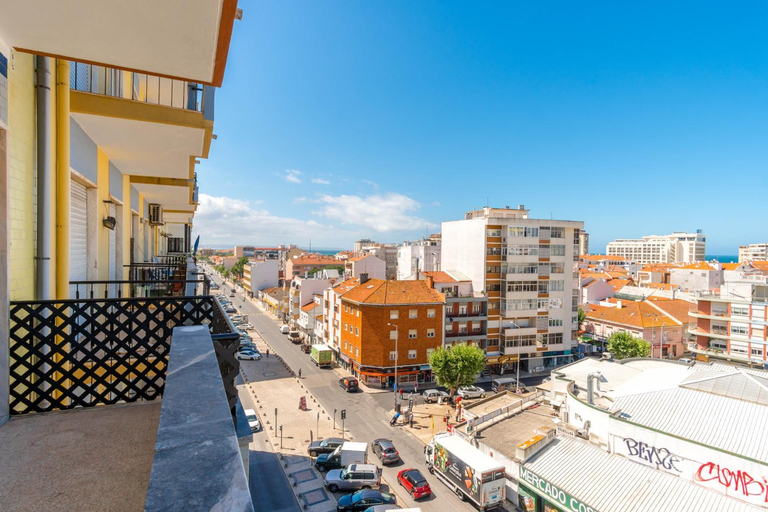 Lovely 2 Bedroom Apartment in Caparica, Almada
