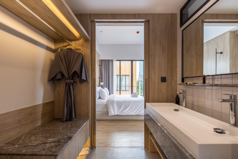 Bathroom 9