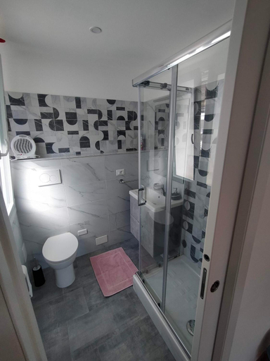 Bathroom 3, Agriturismo Soleada, Imperia