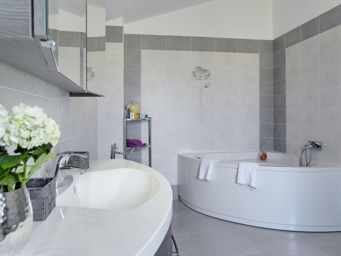 Bathroom 4, Villa in Pula Near Beach With Private Pool, Medulin