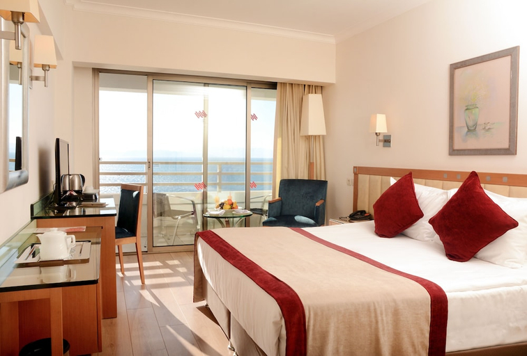 Bedroom 3, Korumar Hotel Deluxe, Kuşadası