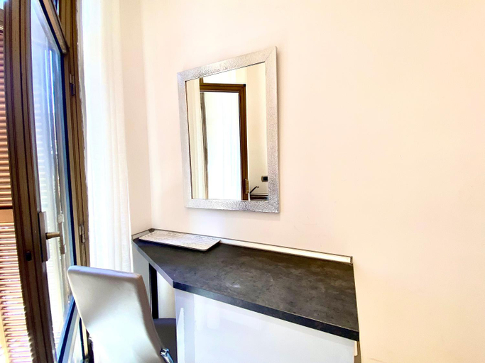 Others 4, Hotel Millerose, Rome