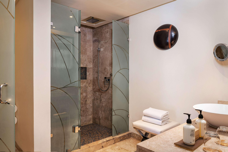 Bathroom 25