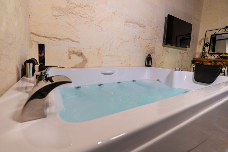 Bathroom 5, ASTARTE HOTEL, Merkez