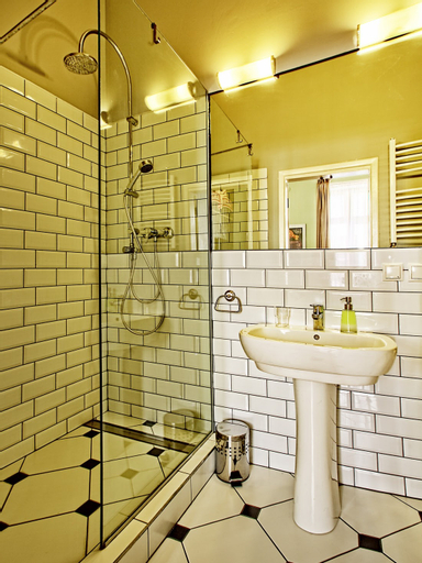 Bathroom 6