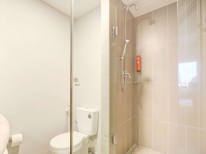 Bathroom 3, Ibis Paranagua, Paranaguá