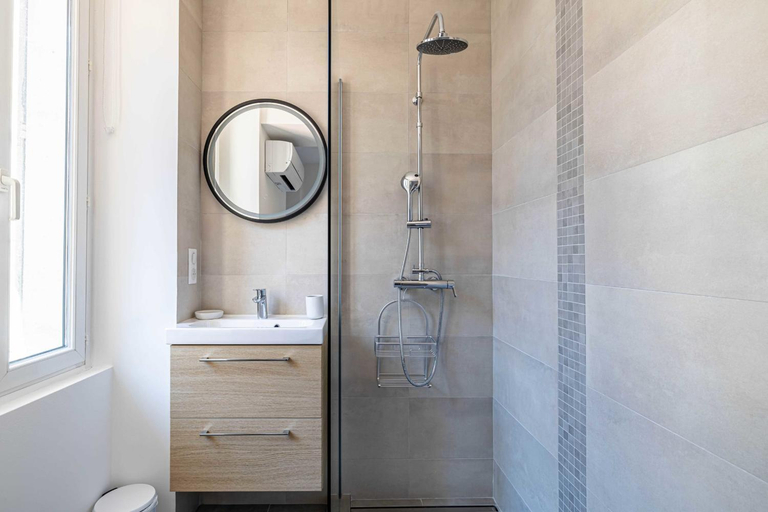 Bathroom 2, Splendid 90m2 apartment coeur de Cannes, Alpes-Maritimes