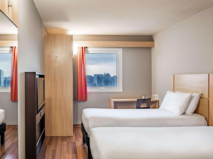 Bedroom 12