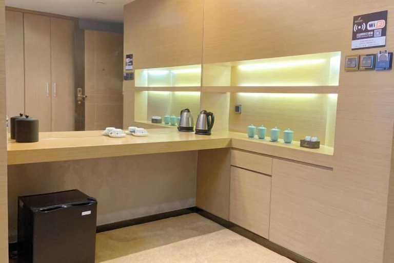 Bathroom 4, Golden Phoenix Hotel Luohe, Chuzhou