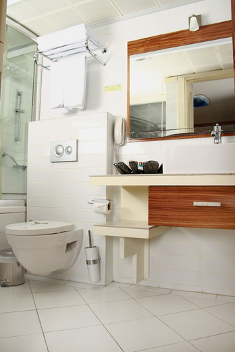 Bathroom 4, OGLAKCIOGLU PARK HOTEL, Konak