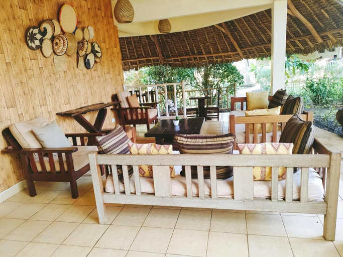 Others 5, Upani in Diani, Msambweni