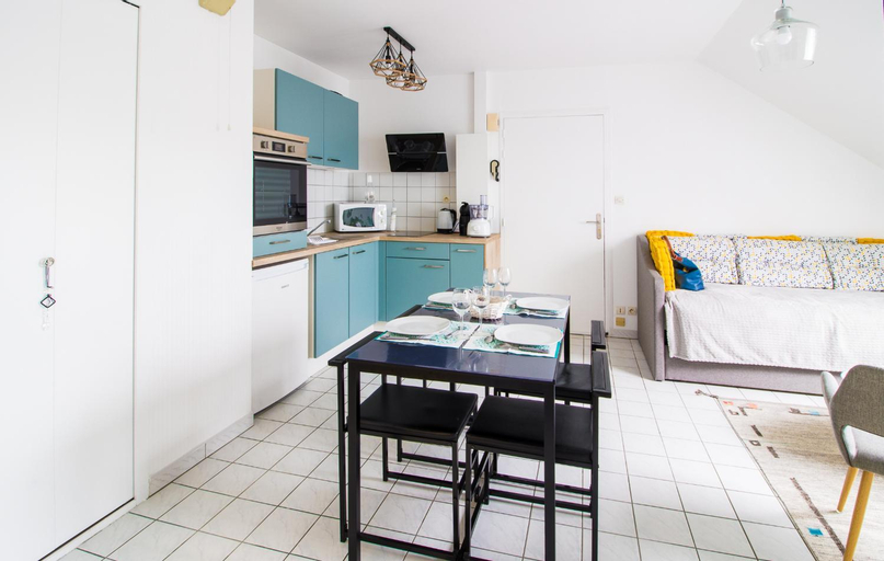 Dining Room 9