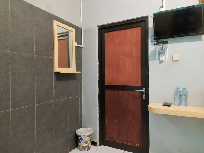 Bathroom 7