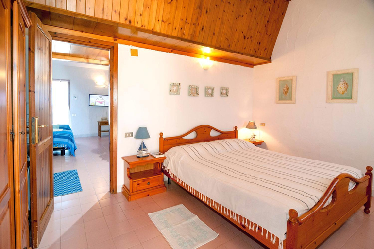 Bedroom 2, CASA del CAPITANO, Nuoro