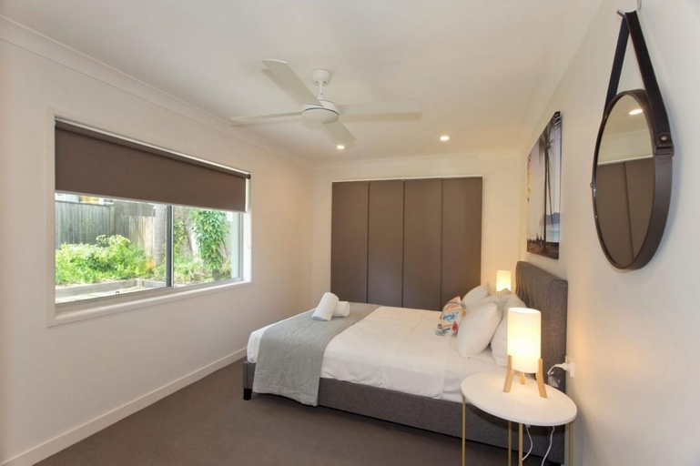 Bedroom 2, Depper St Charming Beach Side Home in Lovely Location, Noosa - Sunshine-Peregian